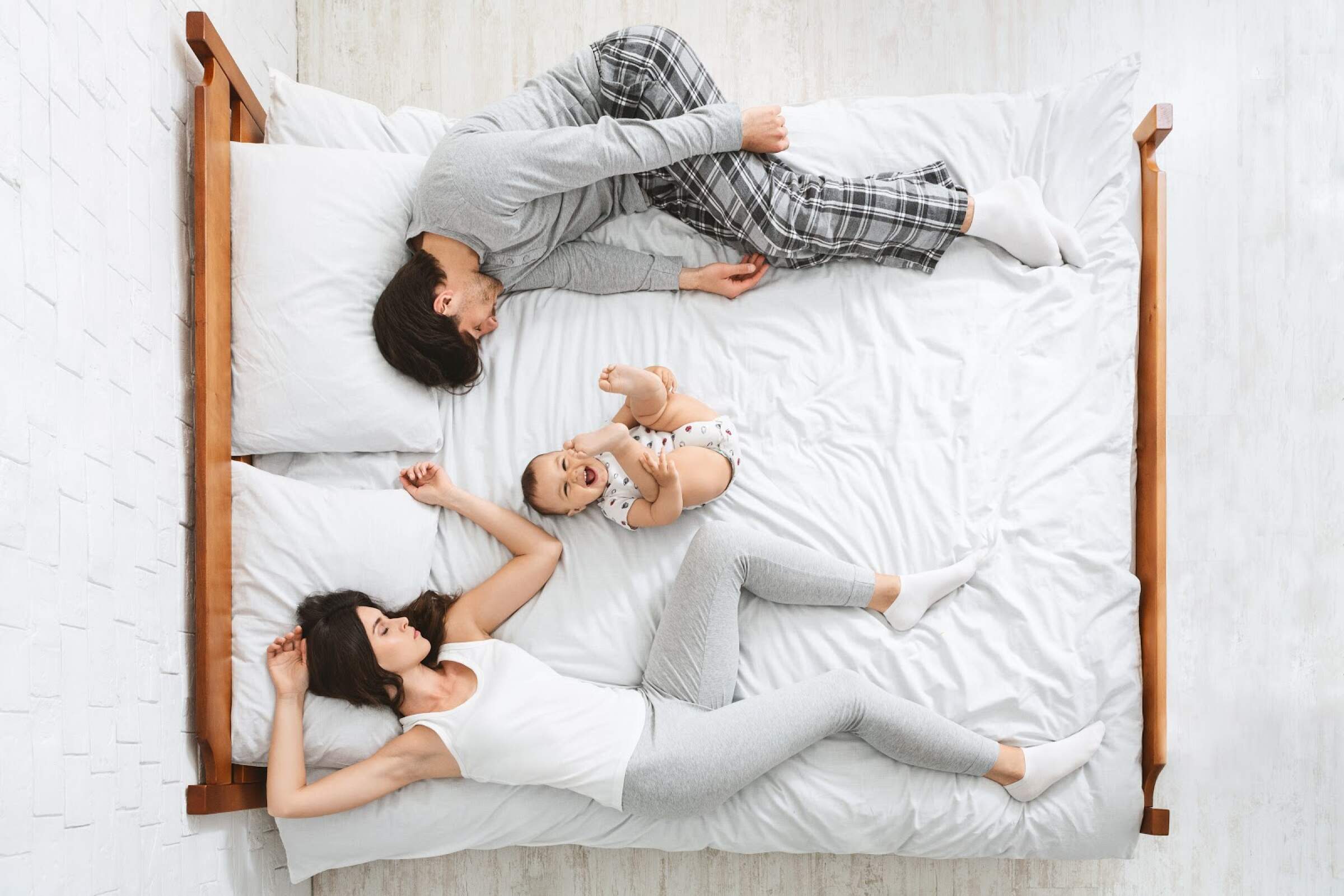 Ar galima išmokyti savarankiško miegelio miegant kartu su vaiku?